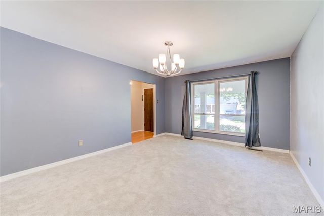 3756 Argonne Forest Drive, Florissant, MO 63034