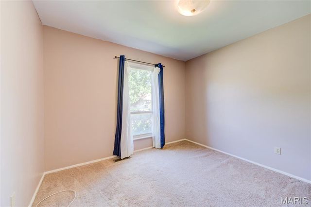 3756 Argonne Forest Drive, Florissant, MO 63034