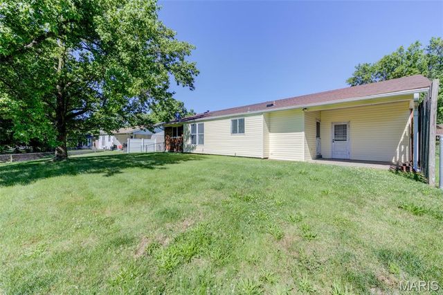 3756 Argonne Forest Drive, Florissant, MO 63034