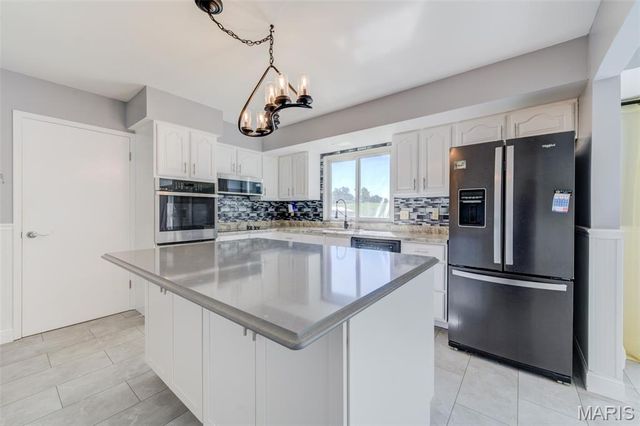3756 Argonne Forest Drive, Florissant, MO 63034