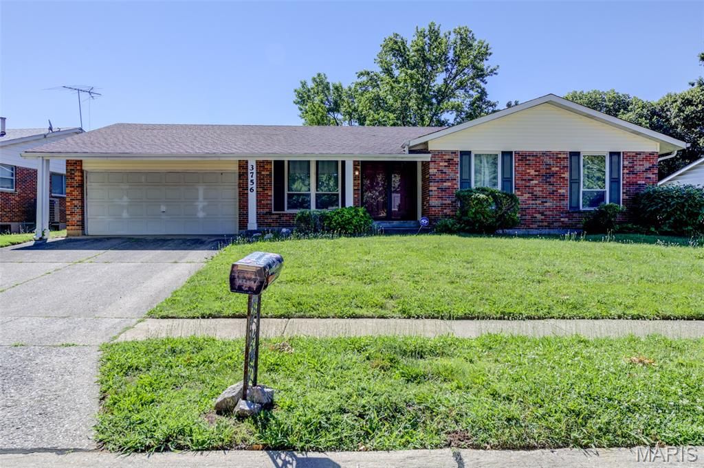 3756 Argonne Forest Drive, Florissant, MO 63034