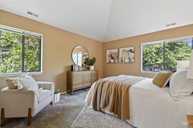 964 E Riverpark Ln, Boise, ID 83706