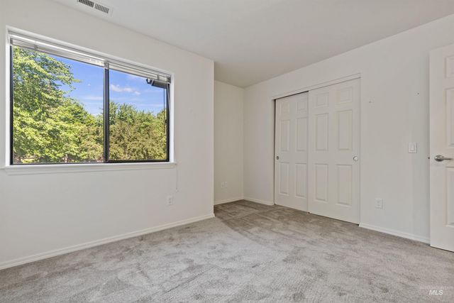 964 E Riverpark Ln, Boise, ID 83706