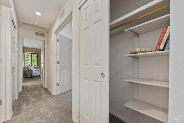 964 E Riverpark Ln, Boise, ID 83706