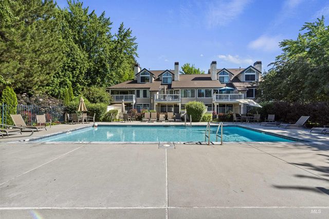 964 E Riverpark Ln, Boise, ID 83706