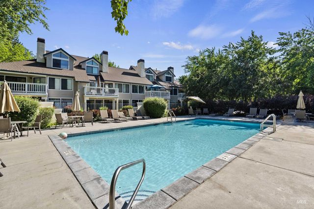 964 E Riverpark Ln, Boise, ID 83706