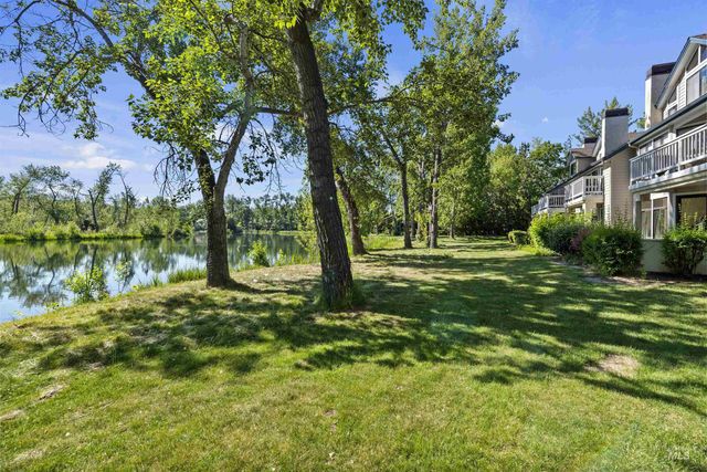 964 E Riverpark Ln, Boise, ID 83706