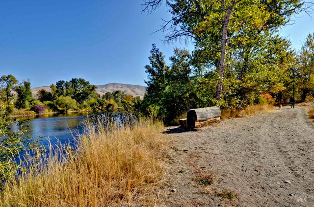 964 E Riverpark Ln, Boise, ID 83706