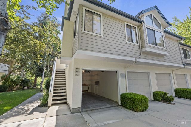 964 E Riverpark Ln, Boise, ID 83706