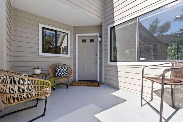 964 E Riverpark Ln, Boise, ID 83706