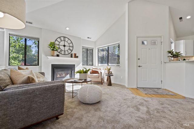 964 E Riverpark Ln, Boise, ID 83706