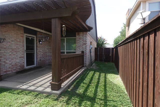 416 Sims Drive, Cedar Hill, TX 75104