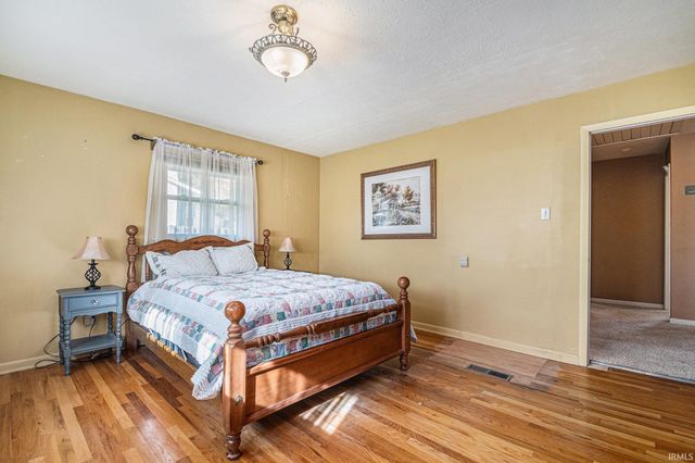 28941 Alpine Lane, Elkhart, IN 46514