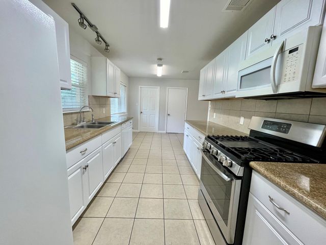 6829 Hazen Street, Houston, TX 77074