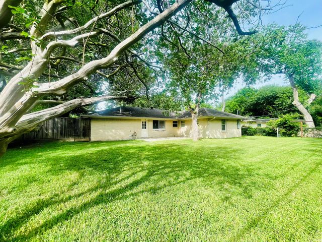 6829 Hazen Street, Houston, TX 77074