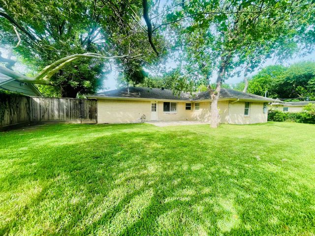 6829 Hazen Street, Houston, TX 77074