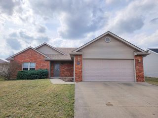 313 BAY POINT LN, Columbia, MO 65201
