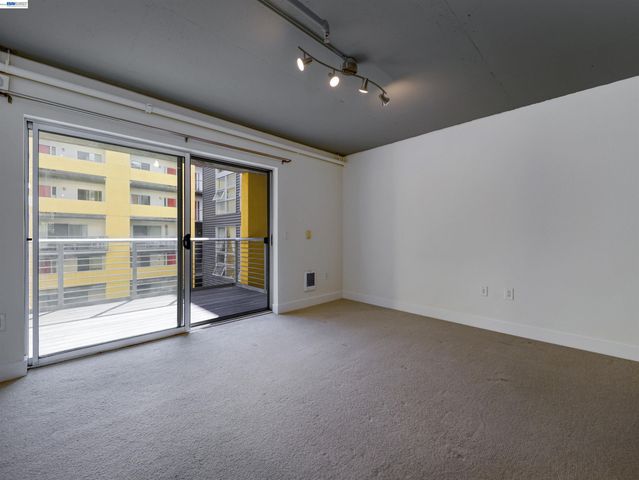 311 Oak St 507, Oakland, CA 94607