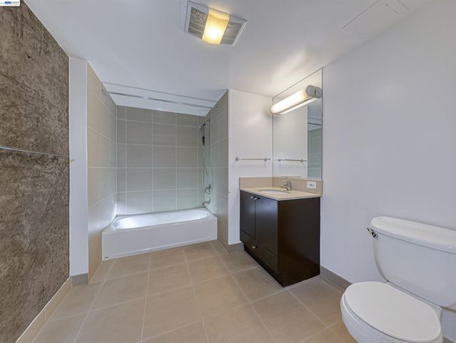 311 Oak St 507, Oakland, CA 94607