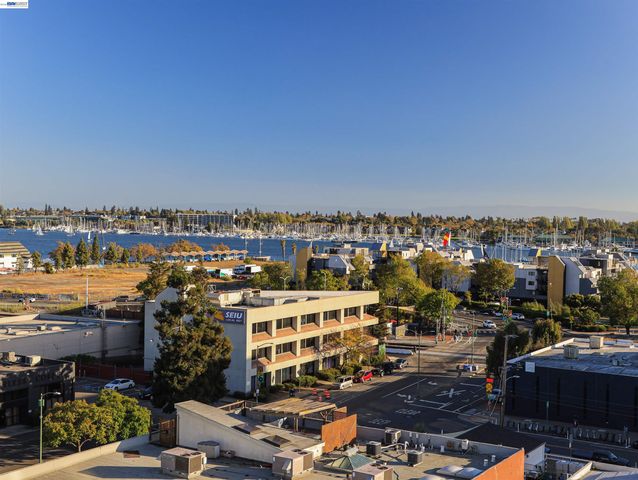 311 Oak St 507, Oakland, CA 94607