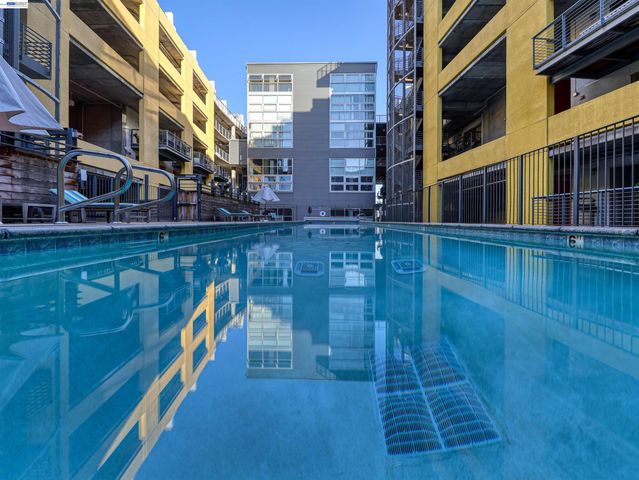 311 Oak St 507, Oakland, CA 94607