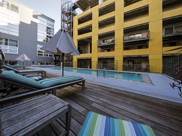 311 Oak St 507, Oakland, CA 94607