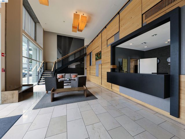 311 Oak St 507, Oakland, CA 94607