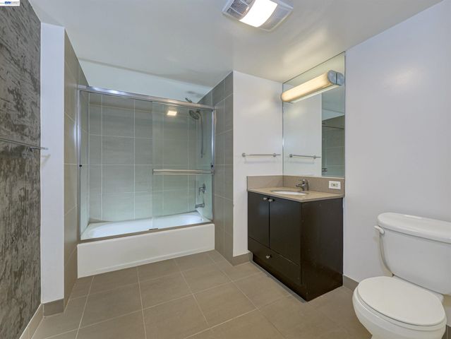 311 Oak St 507, Oakland, CA 94607