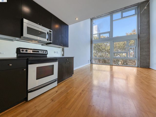 311 Oak St 507, Oakland, CA 94607