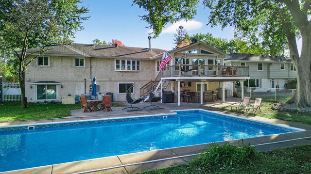 8710 60th Avenue N, New Hope, MN 55428
