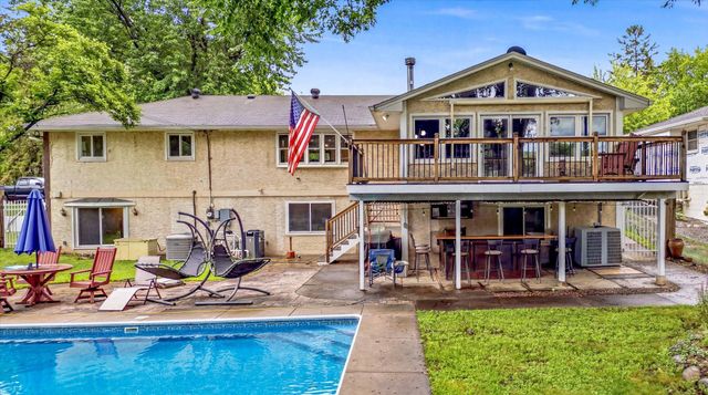 8710 60th Avenue N, New Hope, MN 55428