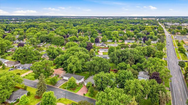 8710 60th Avenue N, New Hope, MN 55428