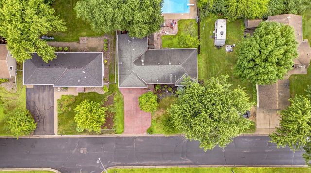 8710 60th Avenue N, New Hope, MN 55428