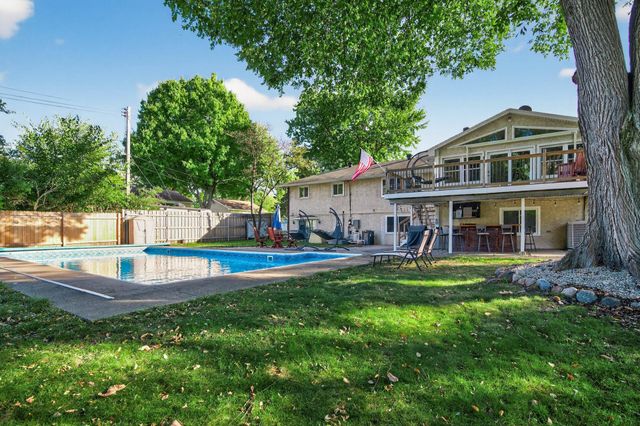8710 60th Avenue N, New Hope, MN 55428