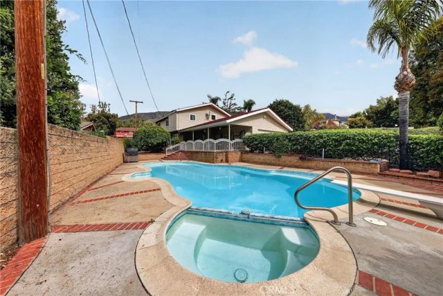 2446 Euclid Crescent East, Upland, CA 91784