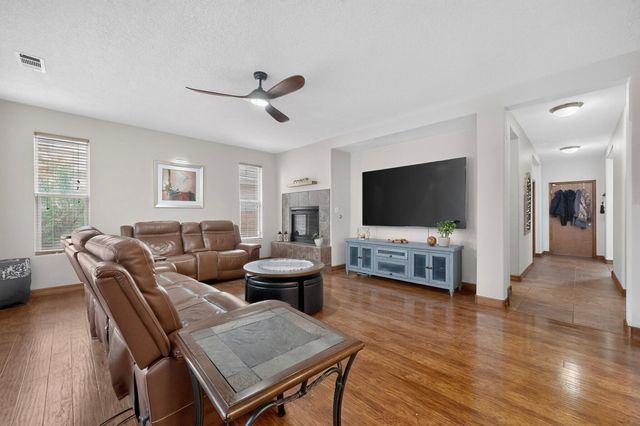 8315 Mesa Top Road NW, Albuquerque, NM 87120