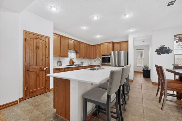 8315 Mesa Top Road NW, Albuquerque, NM 87120