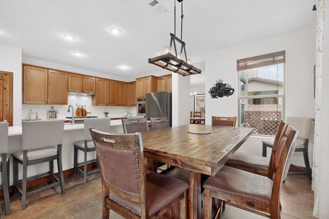 8315 Mesa Top Road NW, Albuquerque, NM 87120