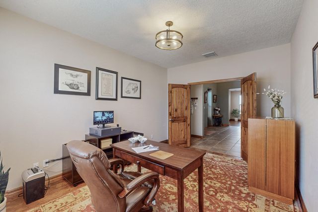 8315 Mesa Top Road NW, Albuquerque, NM 87120