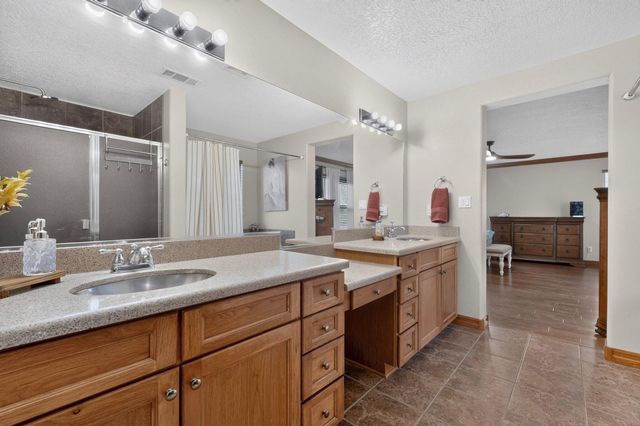 8315 Mesa Top Road NW, Albuquerque, NM 87120