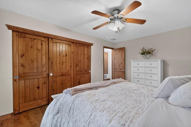 8315 Mesa Top Road NW, Albuquerque, NM 87120