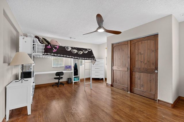 8315 Mesa Top Road NW, Albuquerque, NM 87120