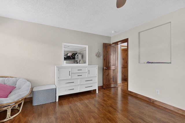 8315 Mesa Top Road NW, Albuquerque, NM 87120