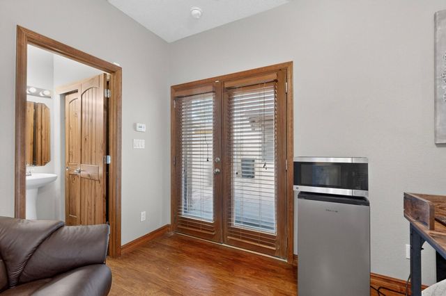 8315 Mesa Top Road NW, Albuquerque, NM 87120