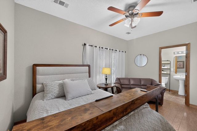 8315 Mesa Top Road NW, Albuquerque, NM 87120