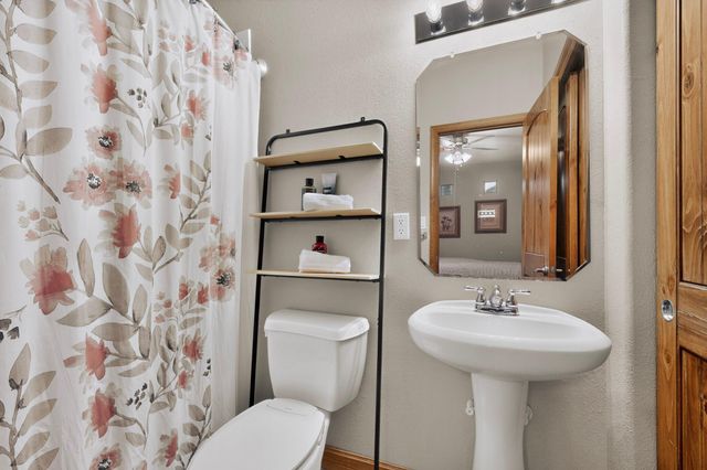 8315 Mesa Top Road NW, Albuquerque, NM 87120