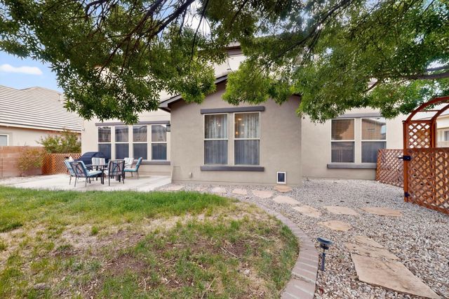 8315 Mesa Top Road NW, Albuquerque, NM 87120