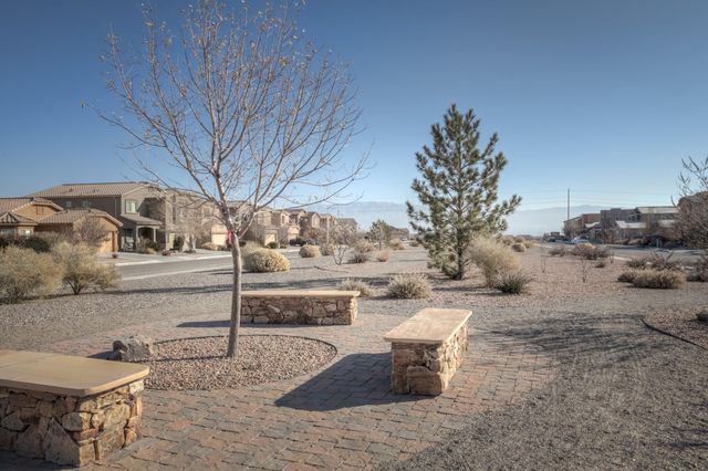 8315 Mesa Top Road NW, Albuquerque, NM 87120