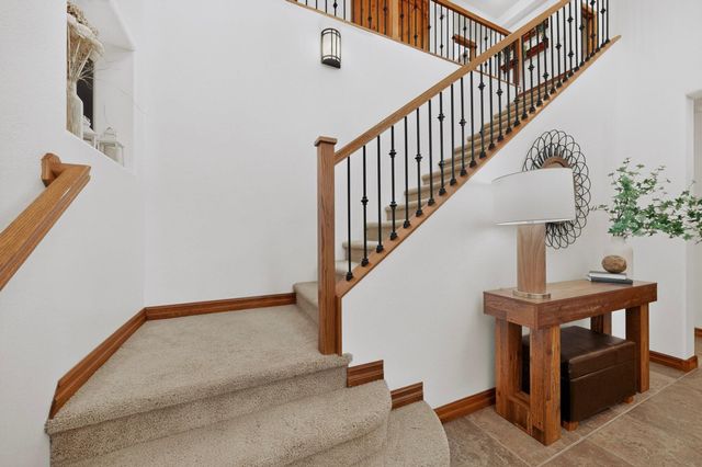 8315 Mesa Top Road NW, Albuquerque, NM 87120