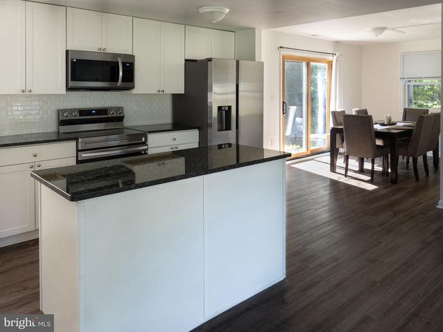 1692 VICTORY AVE, Williamstown, NJ 08094
